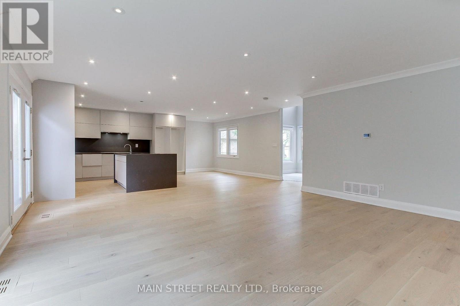 27 MURDOCK AVENUE - 16