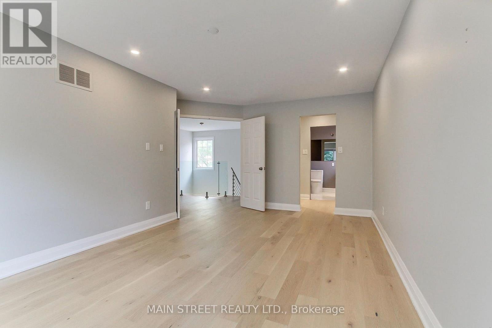 27 MURDOCK AVENUE - 21