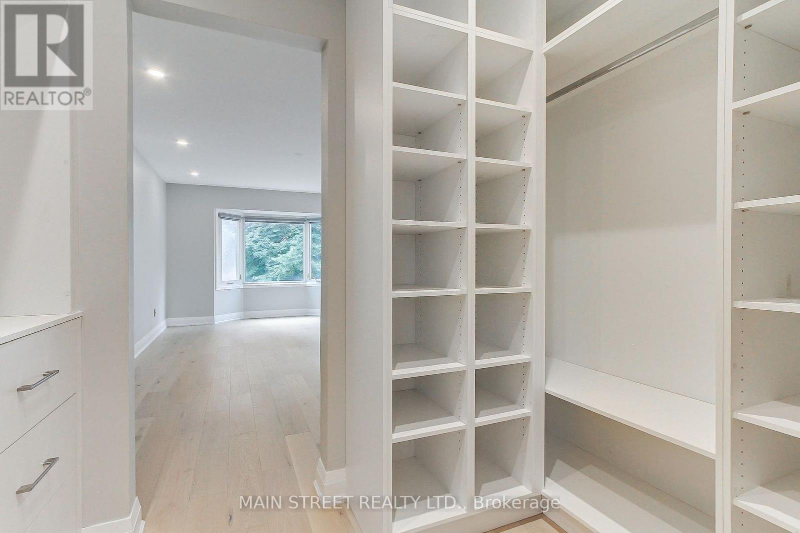 27 MURDOCK AVENUE - 23