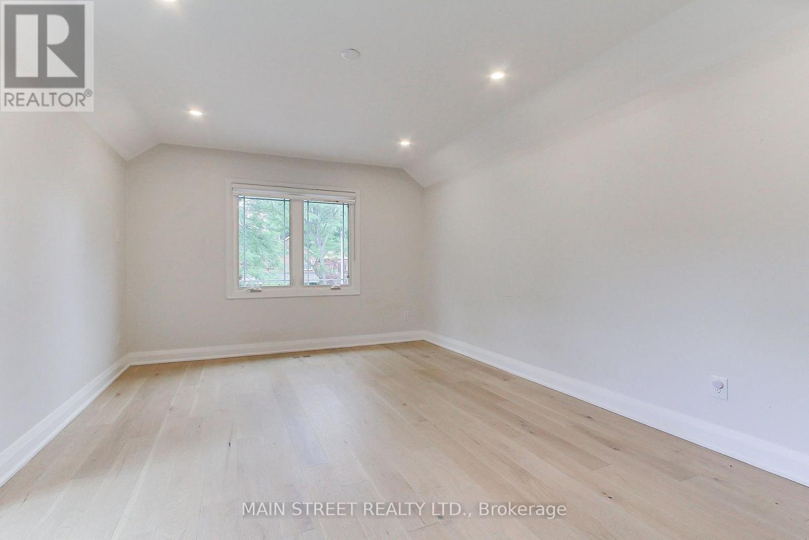 27 MURDOCK AVENUE - 31