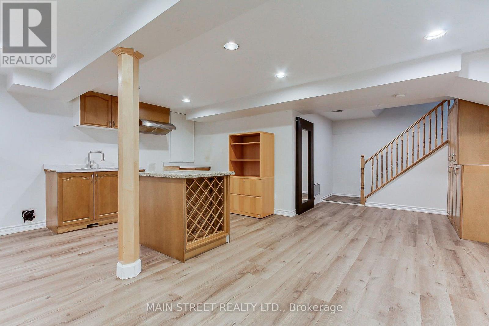 27 MURDOCK AVENUE - 34