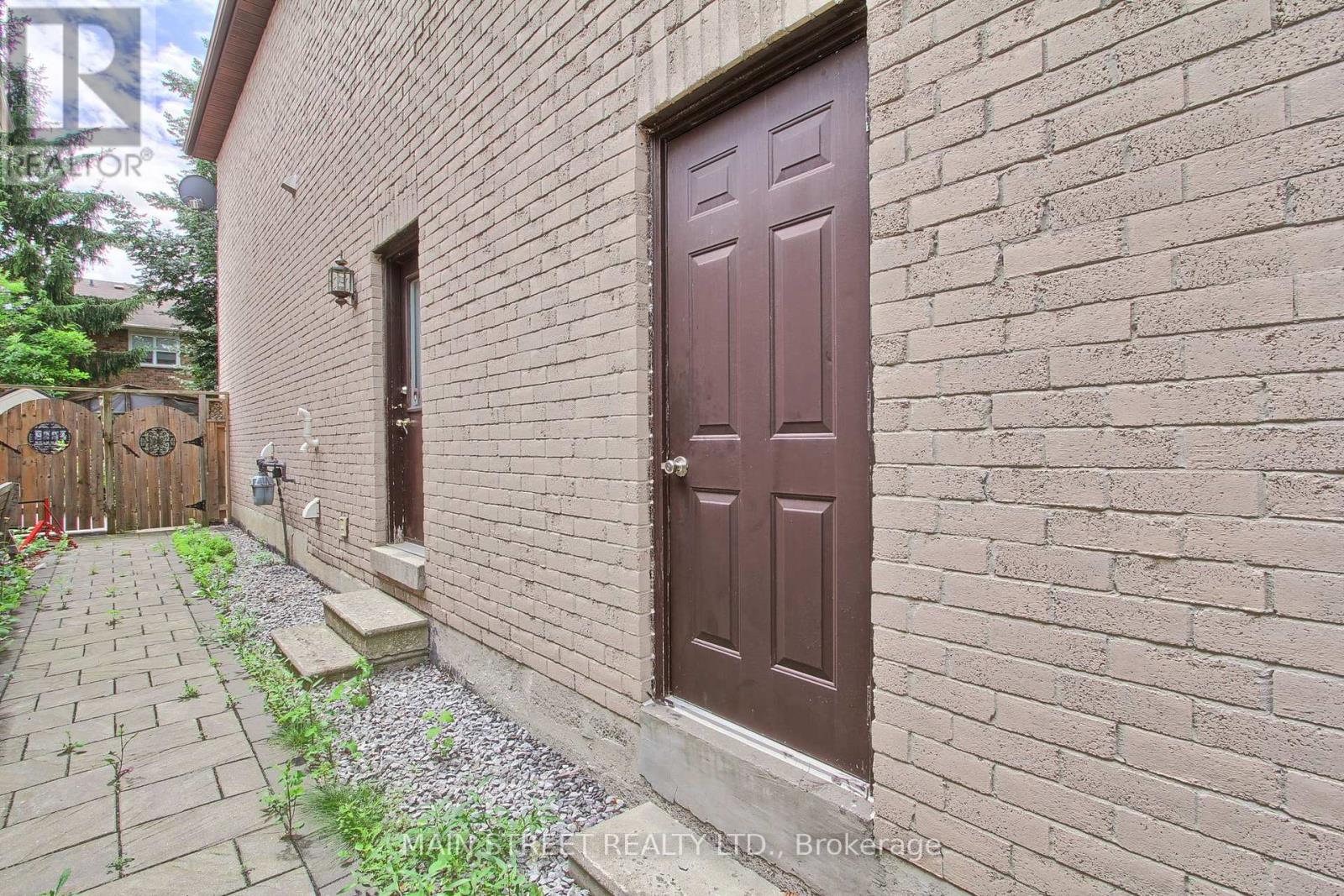 27 MURDOCK AVENUE - 38