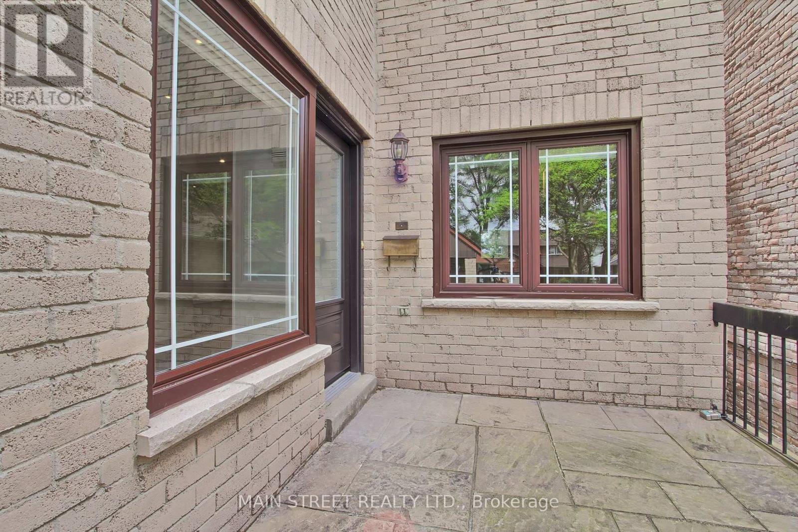 27 MURDOCK AVENUE - 4