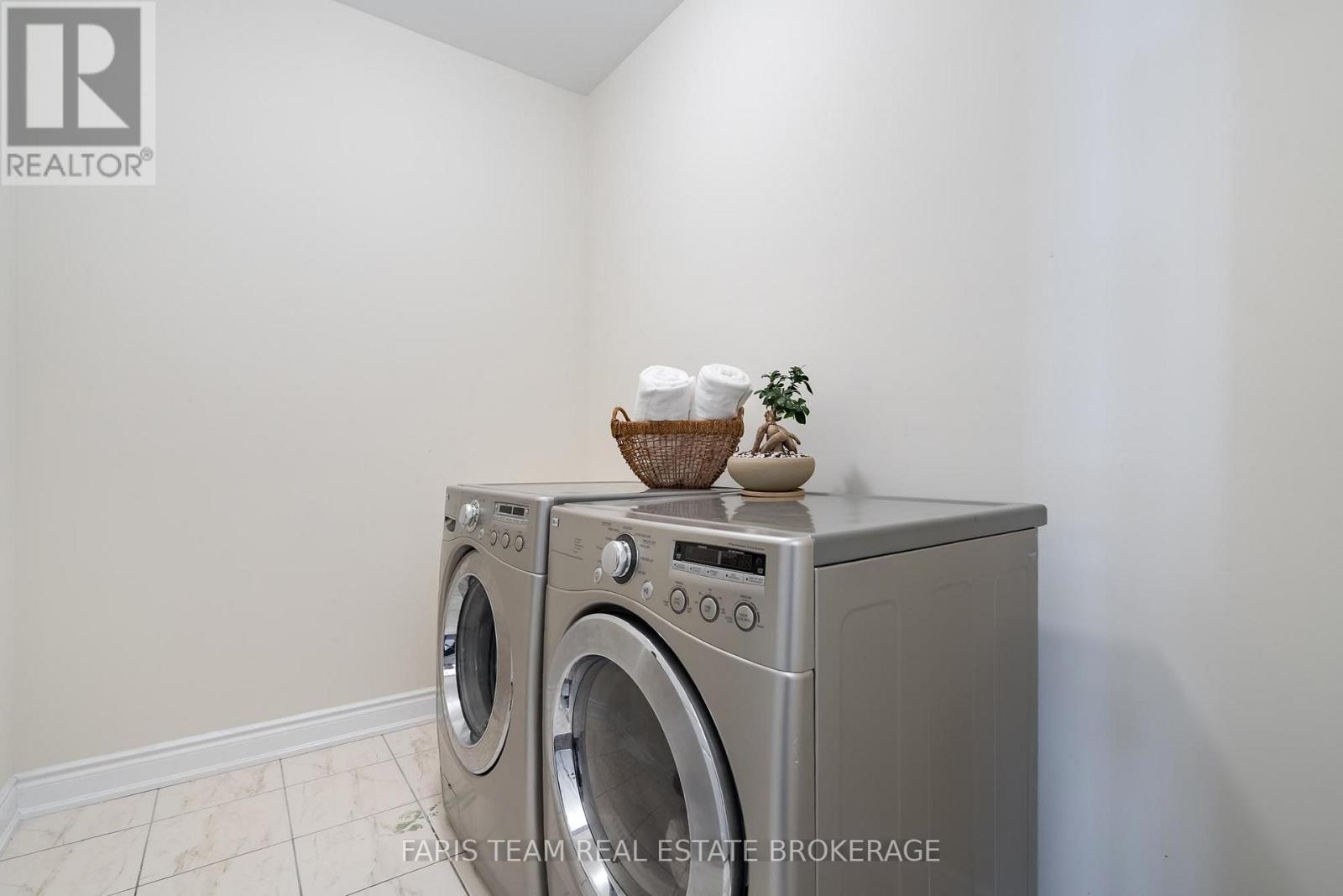 171 HERITAGE STREET - Image 20