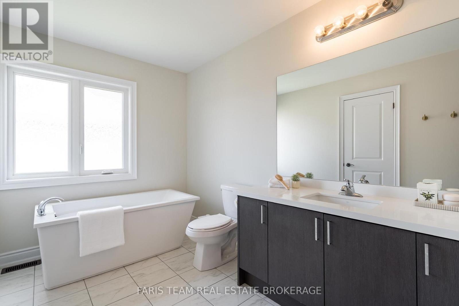 171 HERITAGE STREET - Image 23
