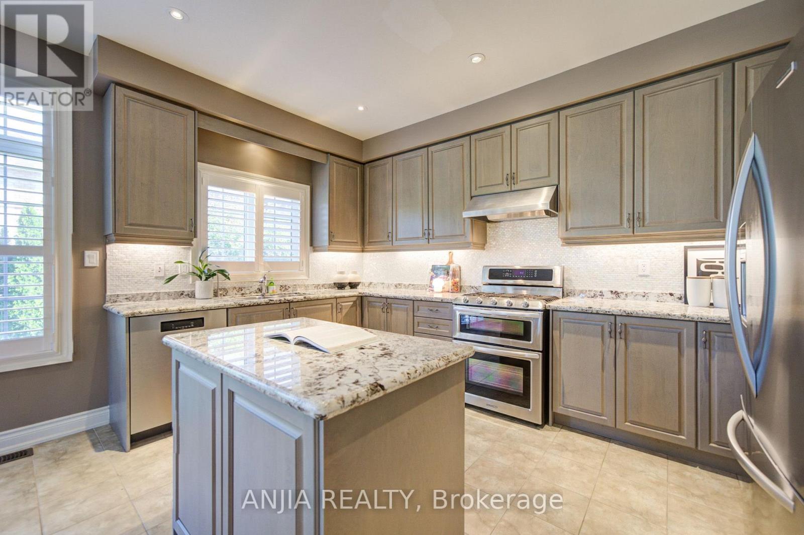 62 HOLST AVENUE - Image 20