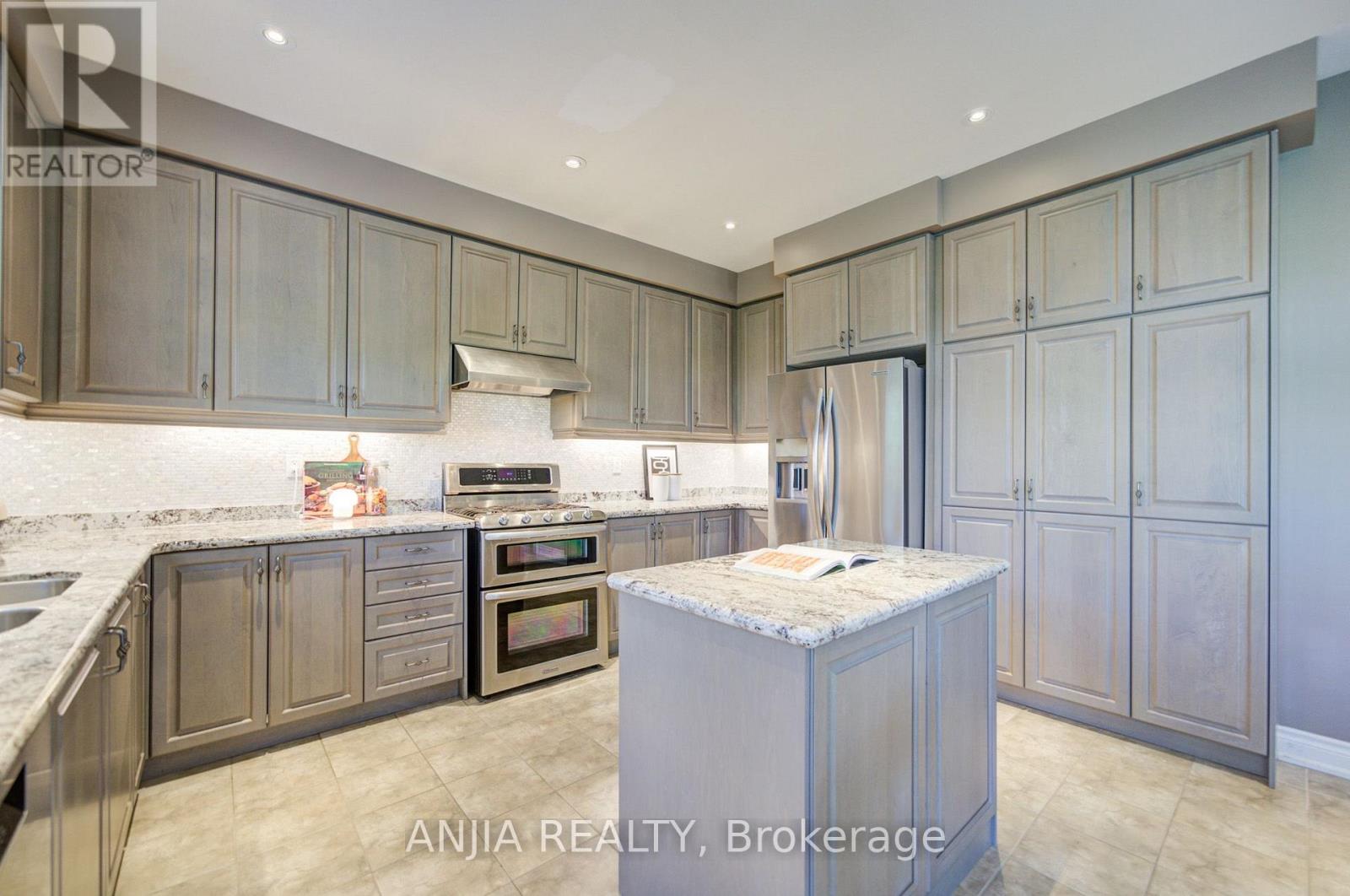 62 HOLST AVENUE - Image 21