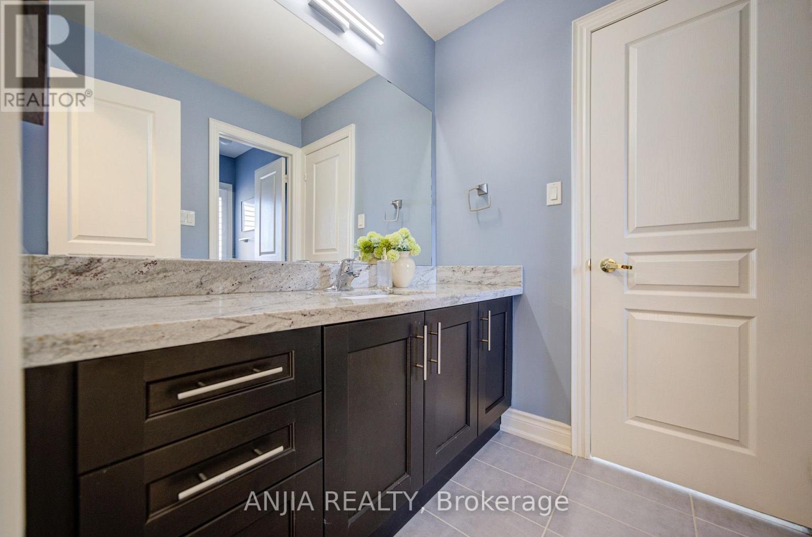 62 HOLST AVENUE - Image 33