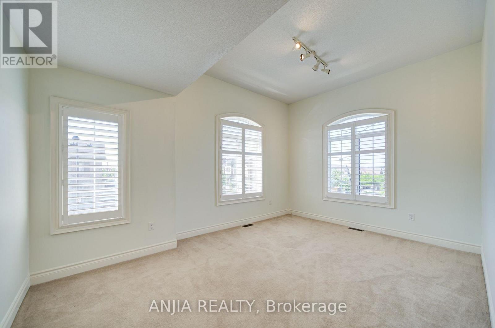 62 HOLST AVENUE - Image 38