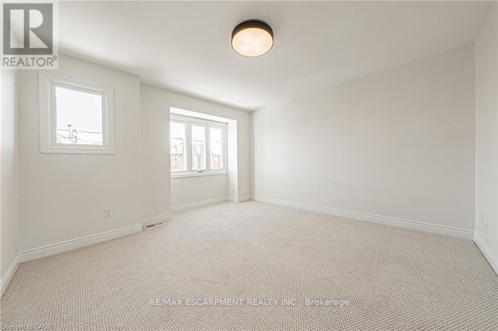 #101 895 MAPLE AVENUE - 23