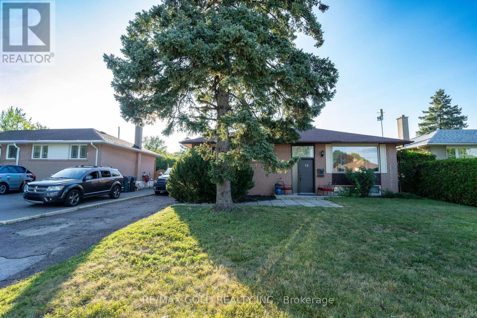 12 ALEXANDRIA CRESCENT - 1