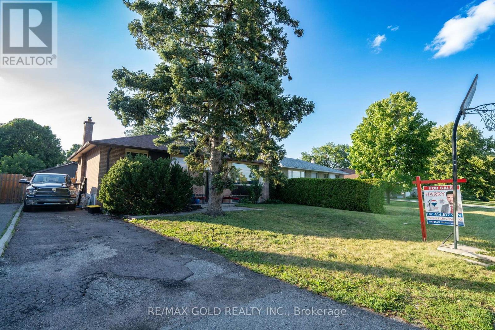 12 ALEXANDRIA CRESCENT - 2