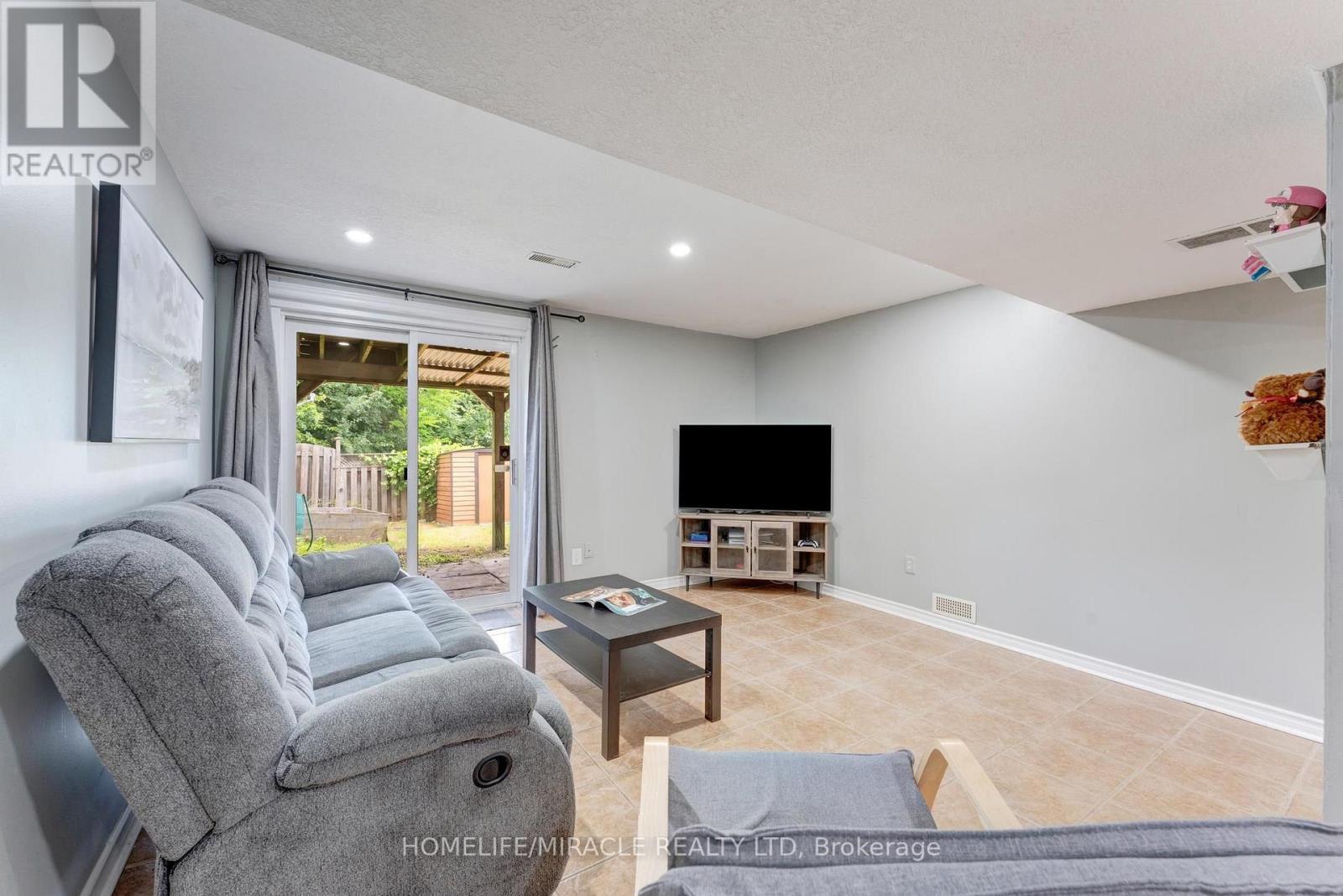 76 FROBISHER COURT - Image 29