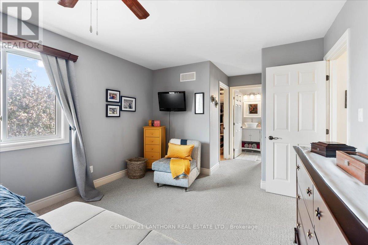 18 MCDOUGALL DRIVE - 18