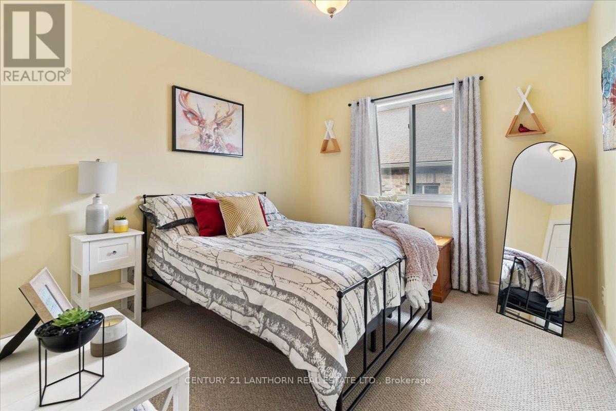 18 MCDOUGALL DRIVE - 23