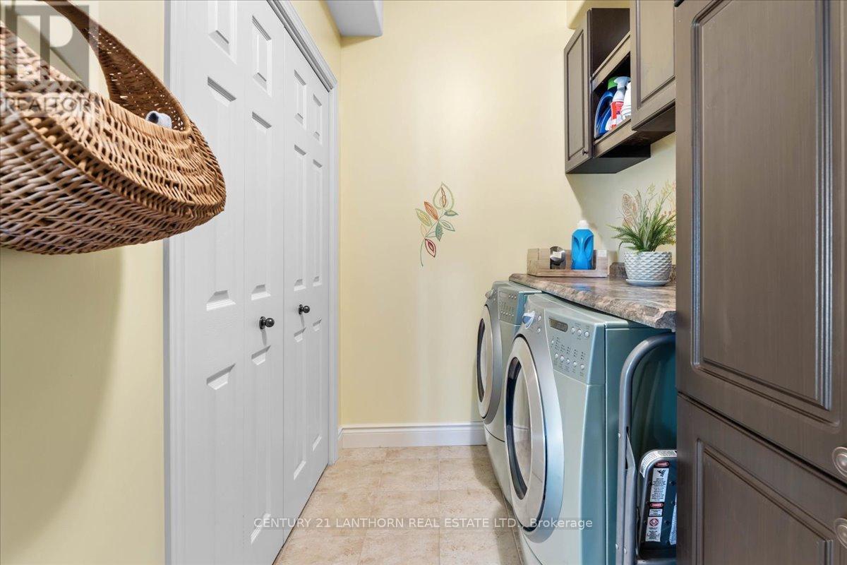 18 MCDOUGALL DRIVE - 31