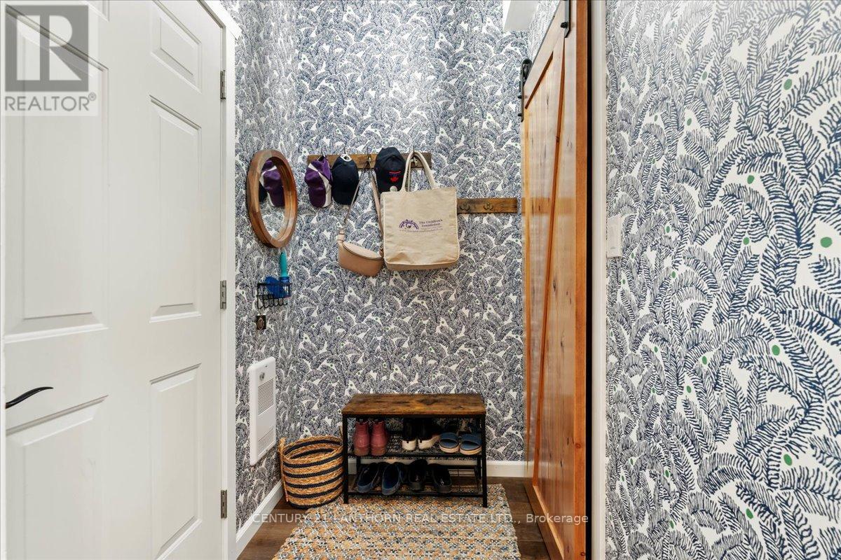 18 MCDOUGALL DRIVE - 34