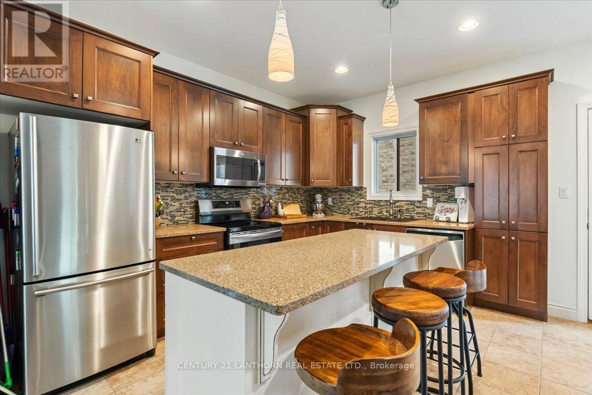 18 MCDOUGALL DRIVE - 4
