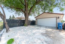 936 Lagimodiere Boulevard, Winnipeg, MB R3J0V4 Photo 32