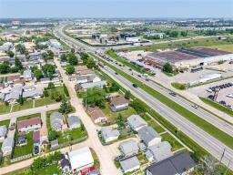 936 Lagimodiere Boulevard, Winnipeg, MB R3J0V4 Photo 45