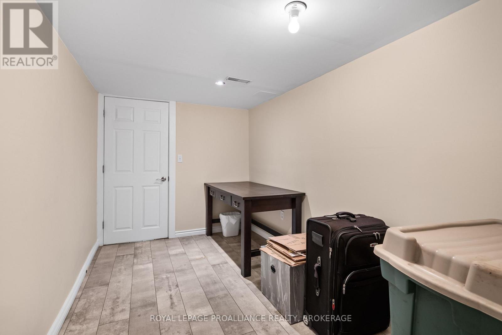 901 ASCOT LANE - 34
