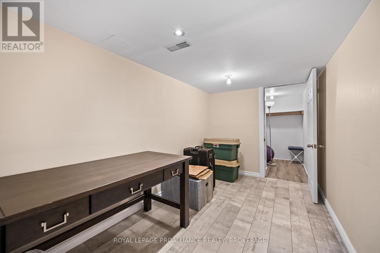 901 ASCOT LANE - 33
