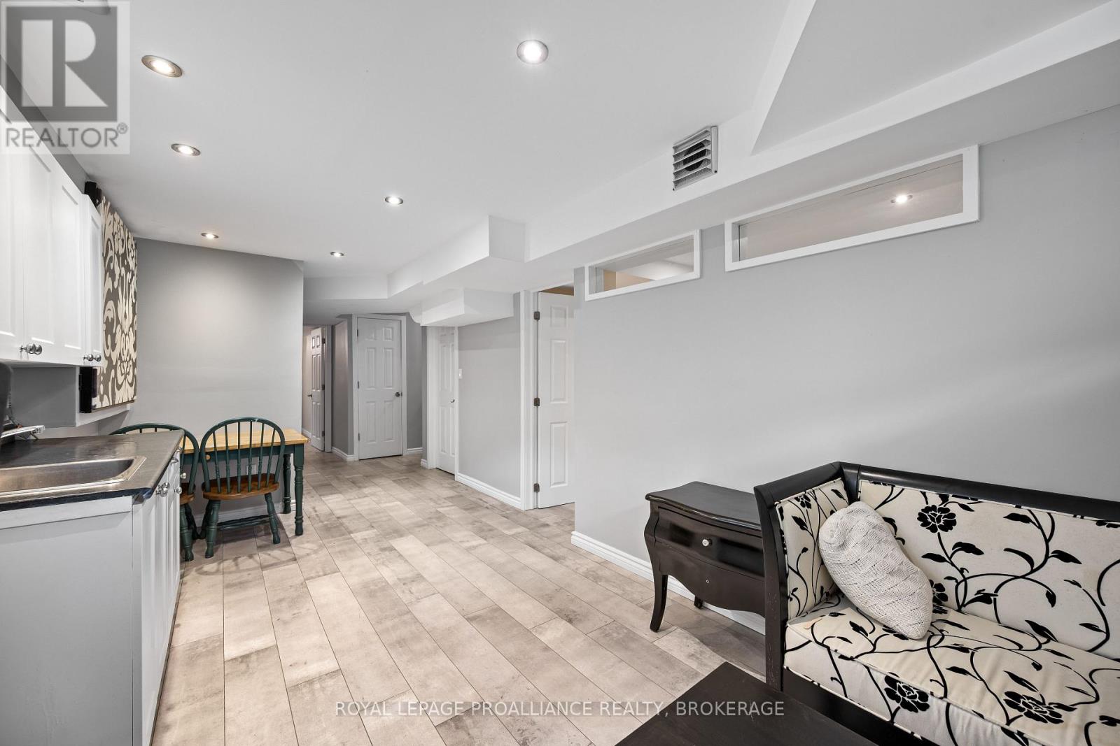 901 ASCOT LANE - 30
