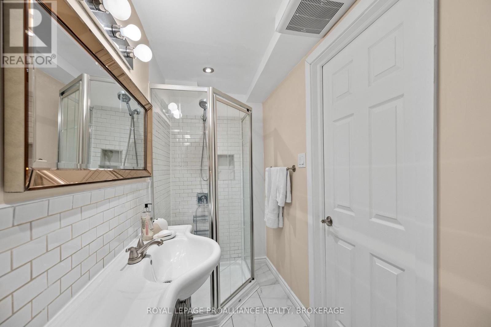 901 ASCOT LANE - 36