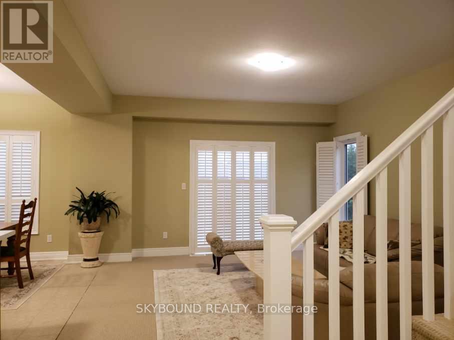 400 HUMMEL CRESCENT - 11
