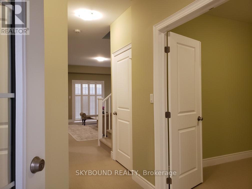 400 HUMMEL CRESCENT - 12