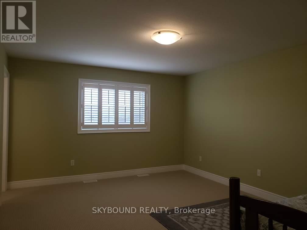 400 HUMMEL CRESCENT - 17