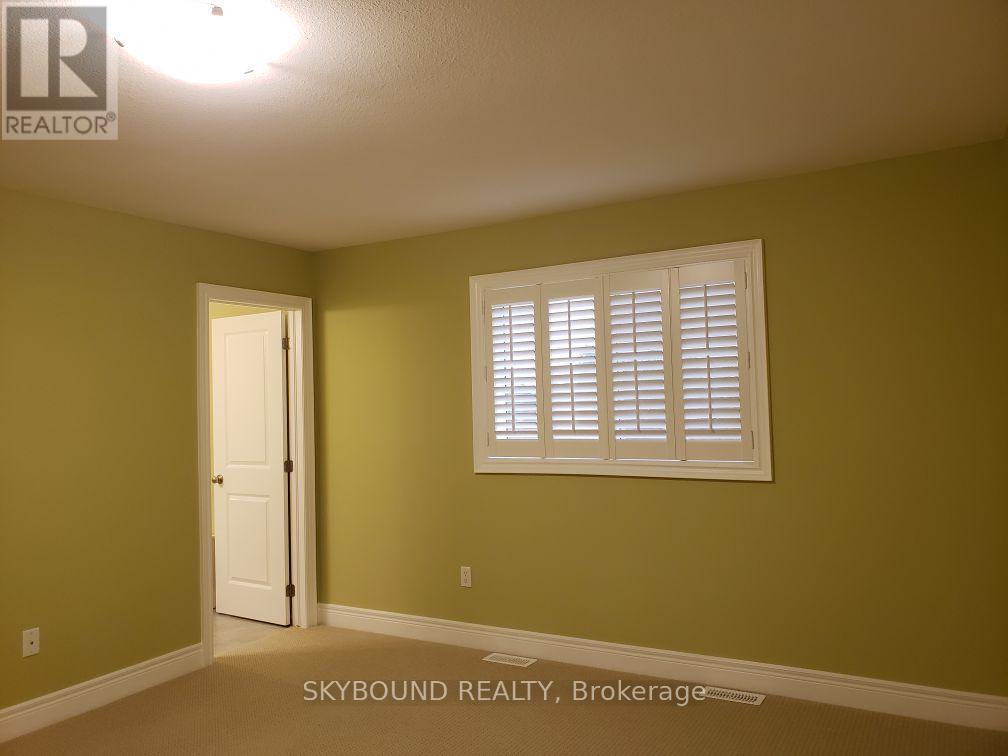 400 HUMMEL CRESCENT - 18