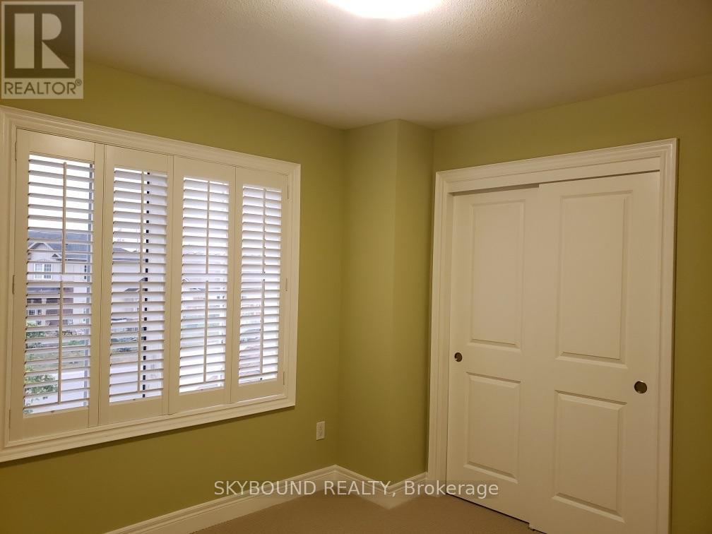 400 HUMMEL CRESCENT - 19