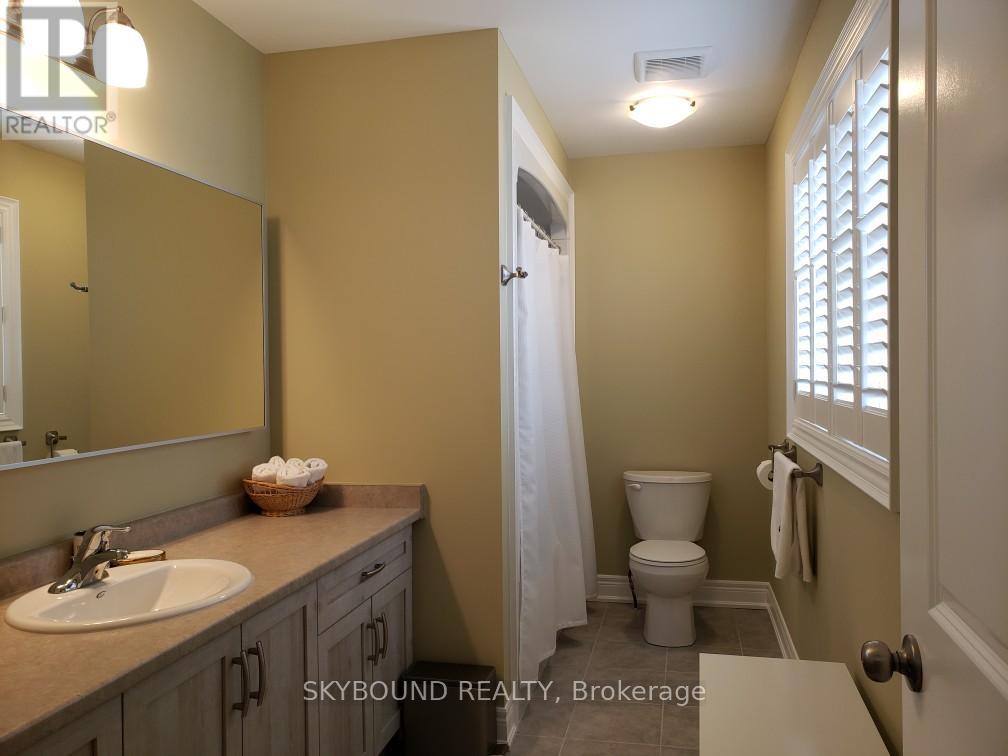 400 HUMMEL CRESCENT - 21