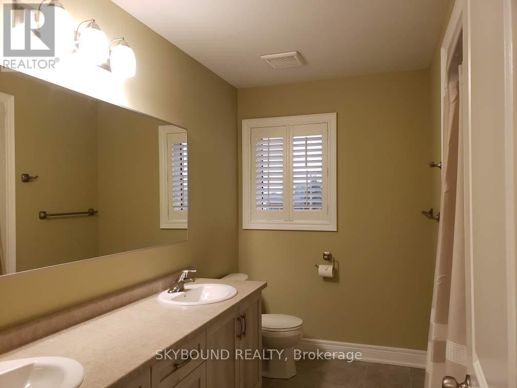 400 HUMMEL CRESCENT - 22