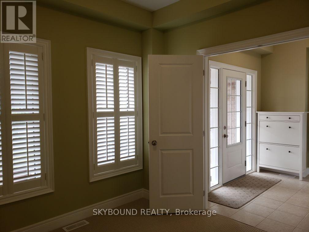 400 HUMMEL CRESCENT - 3