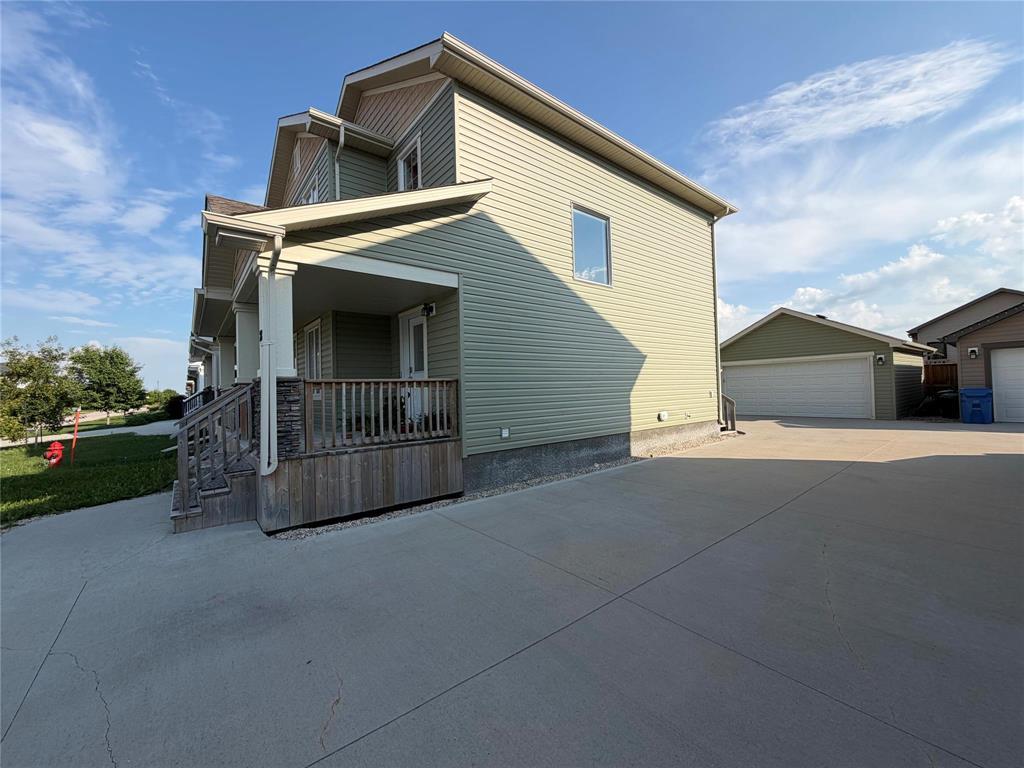 28 CANDLELIGHT Drive, La Salle, Manitoba, R0G0A2, La Salle, Manitoba — photo 4 of 5