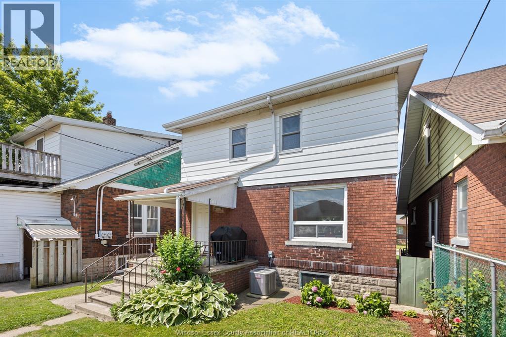 1118 LOUIS AVENUE - 27