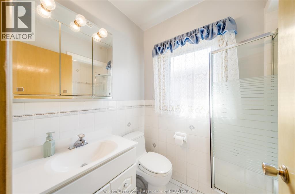 2506 LONGFELLOW AVENUE - 23
