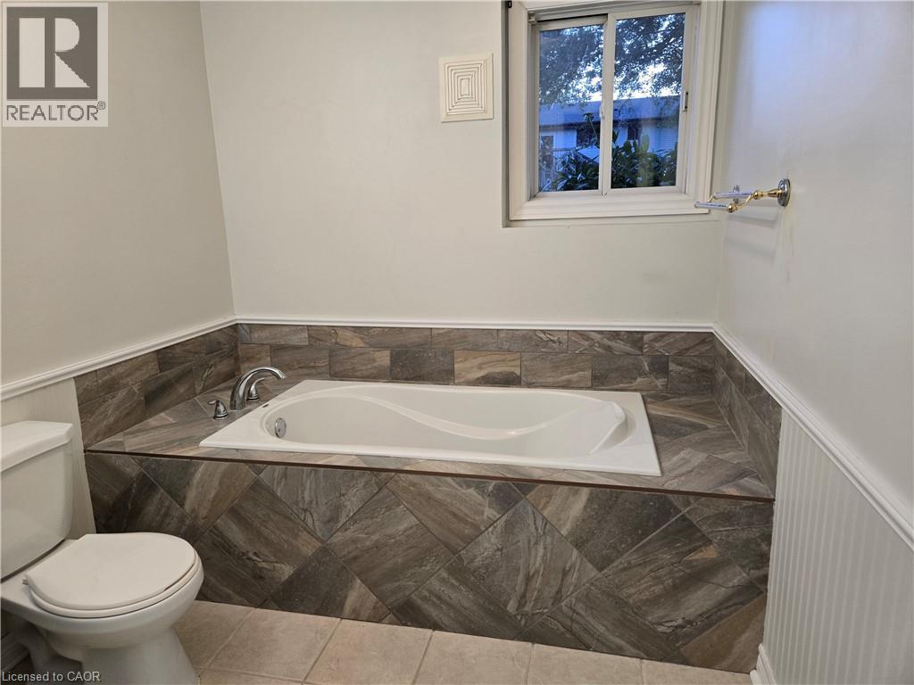 697 FERNDALE Avenue - 21
