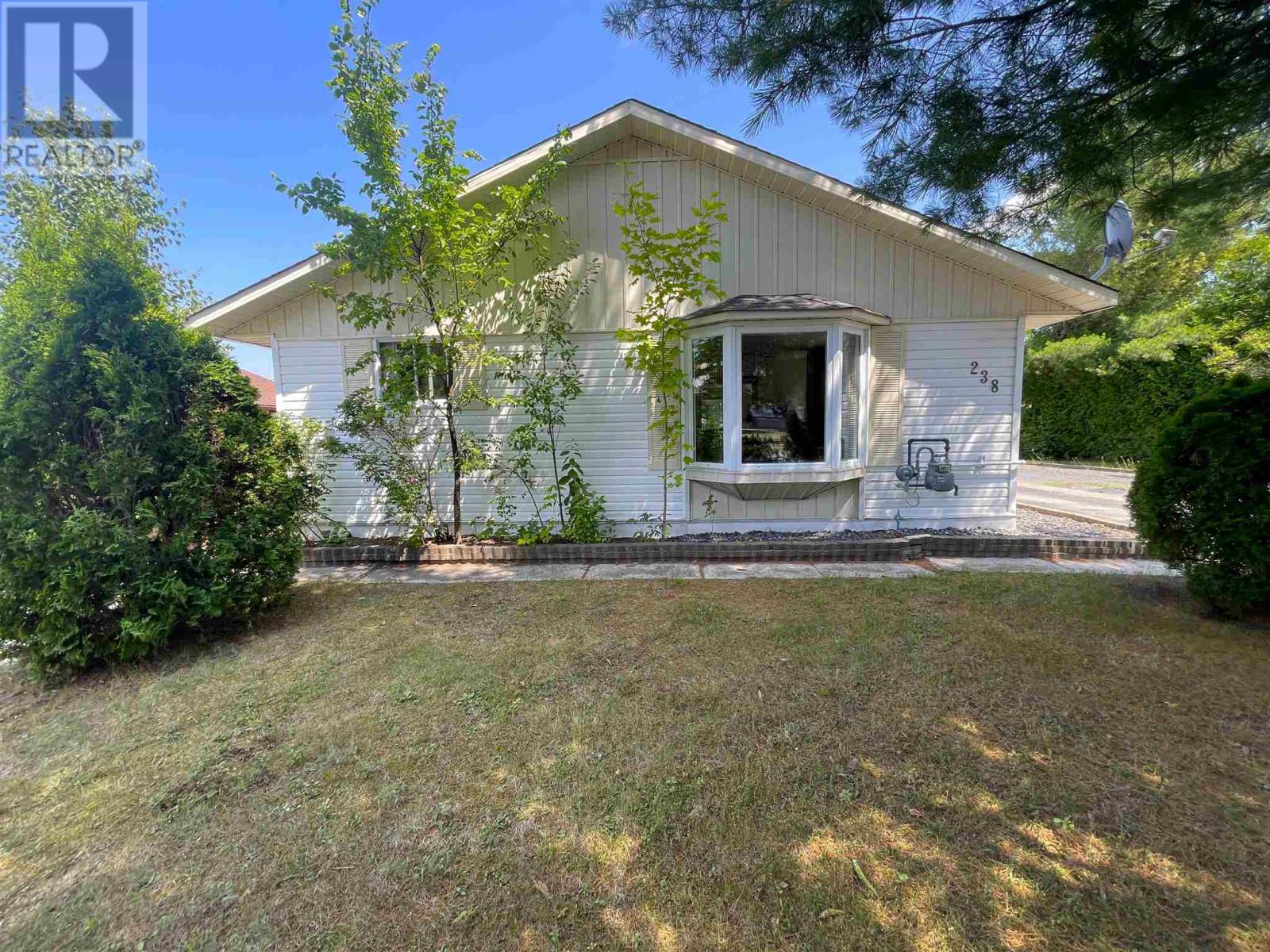 238 Mississauga AVE - 25