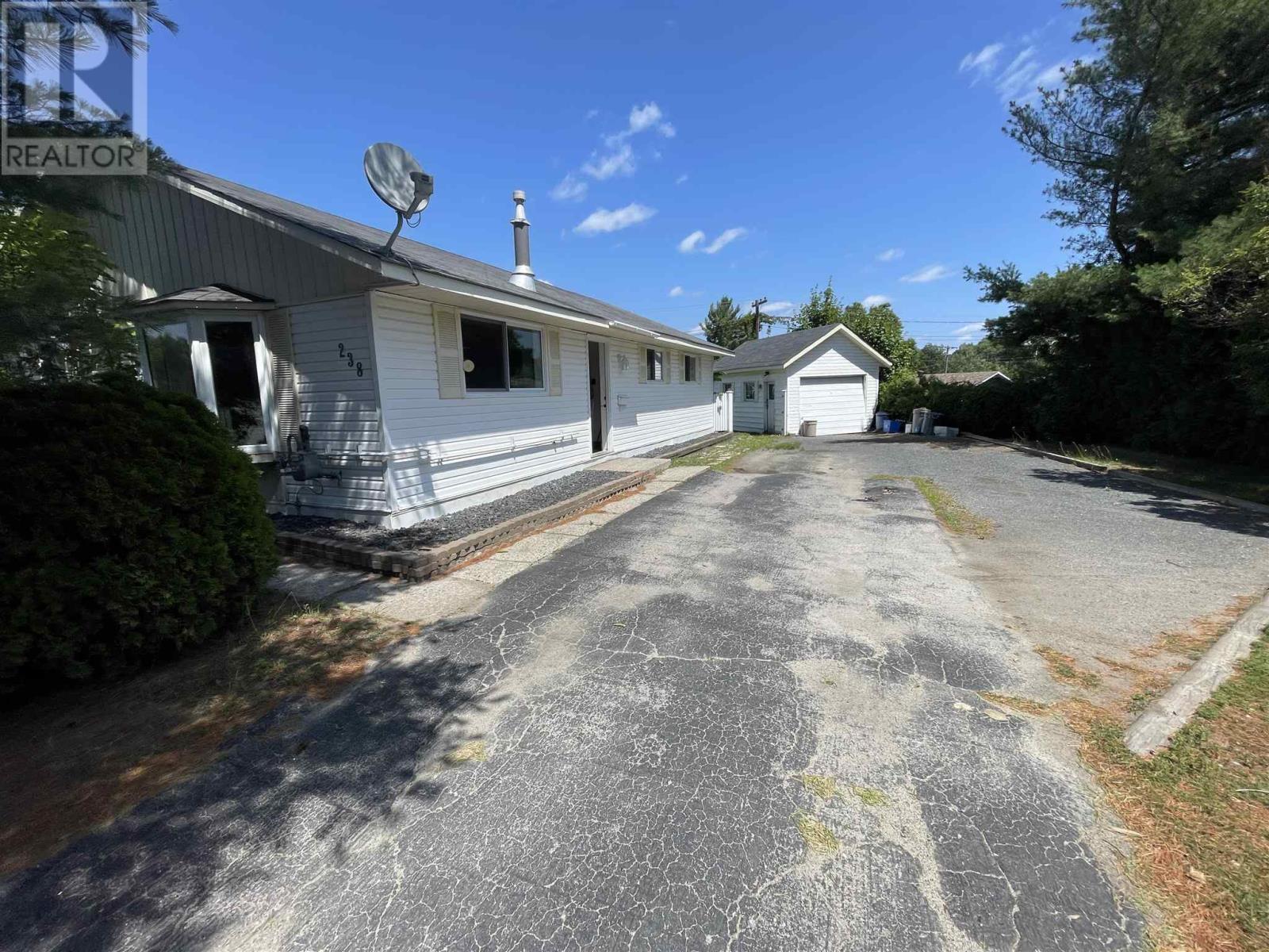238 Mississauga AVE - Image 20