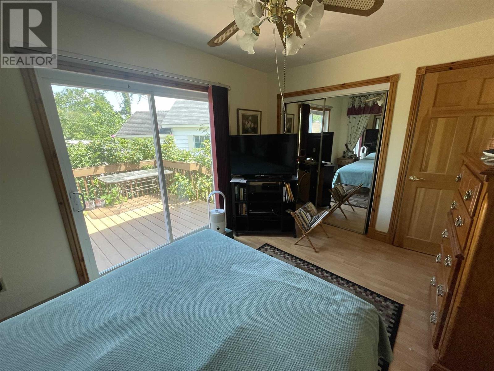 238 Mississauga AVE - Image 17
