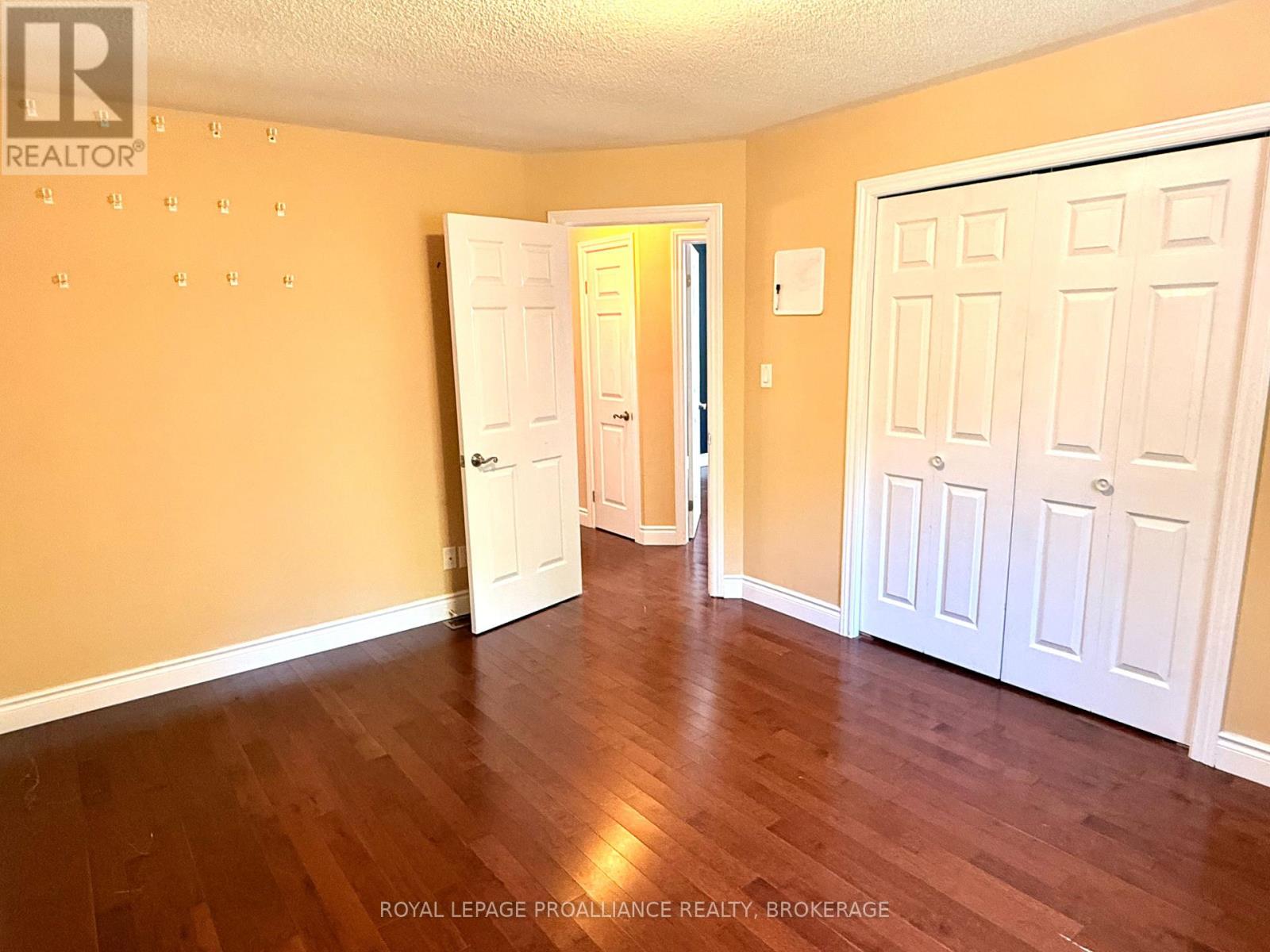 614 BARNSLEY CRESCENT - 14