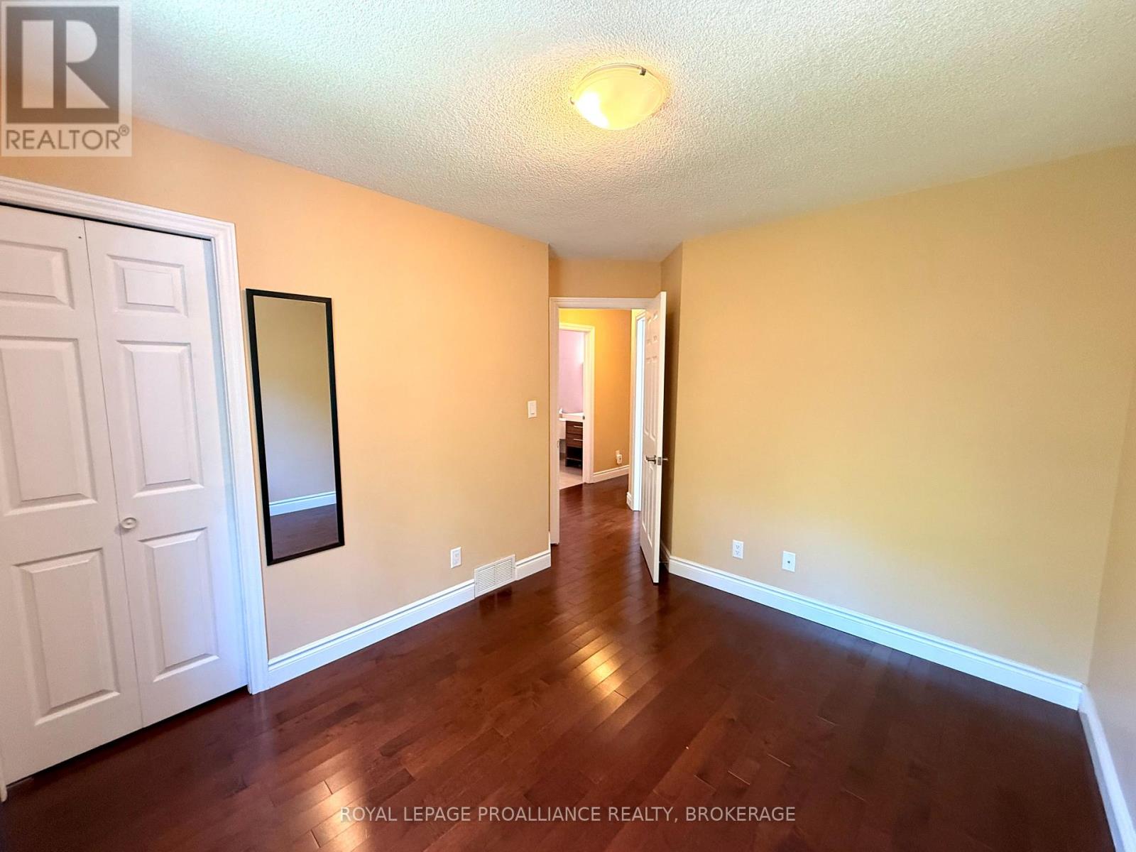 614 BARNSLEY CRESCENT - 16
