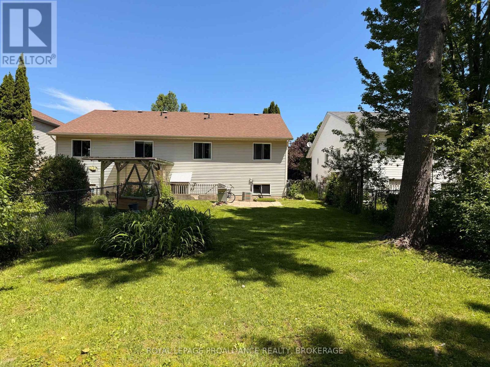 614 BARNSLEY CRESCENT - 26