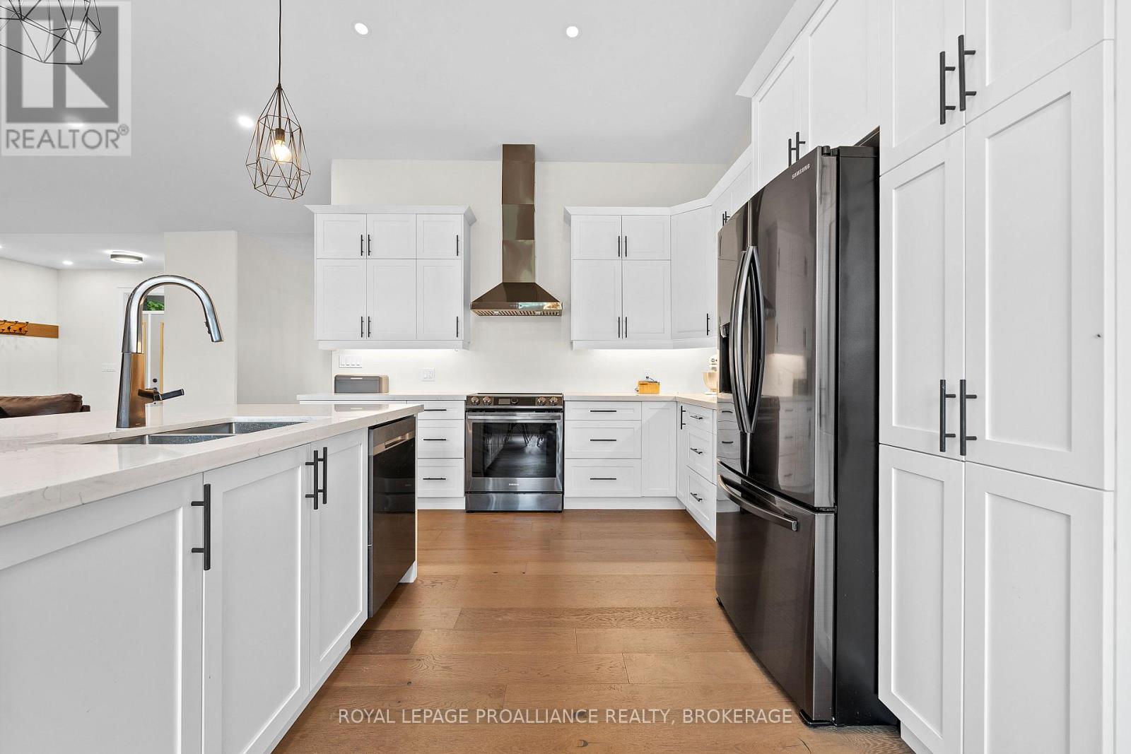 1888 SUNBURY ROAD - 13