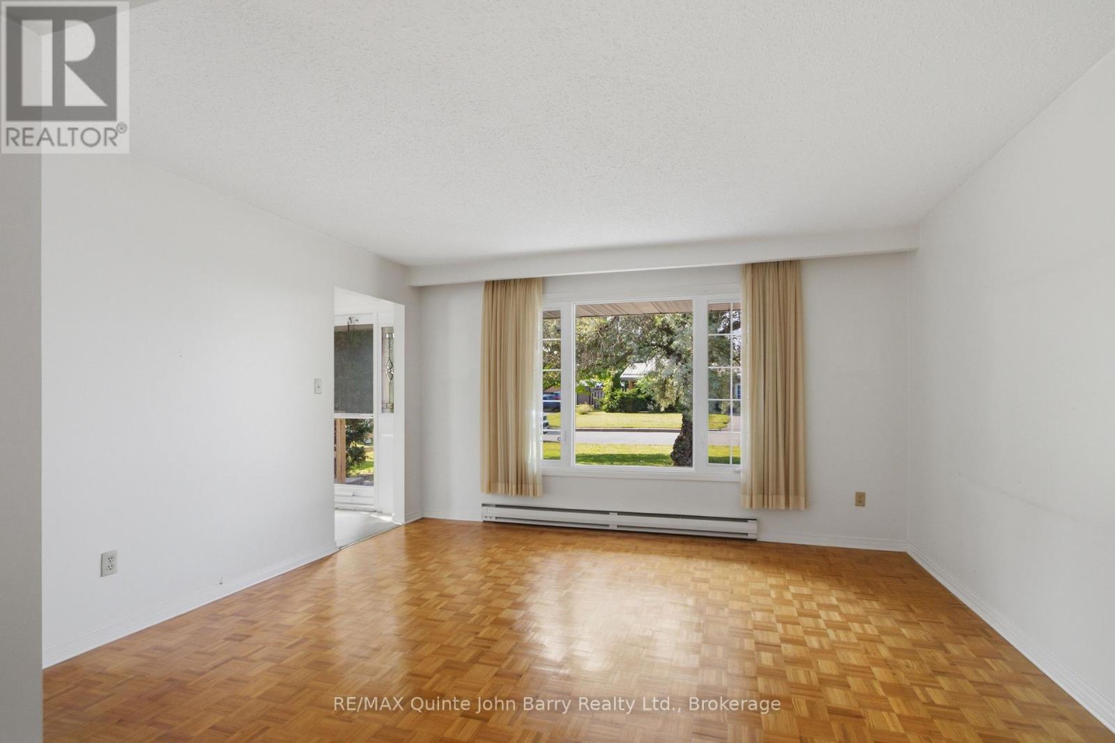 16 AUSTIN STREET - 7