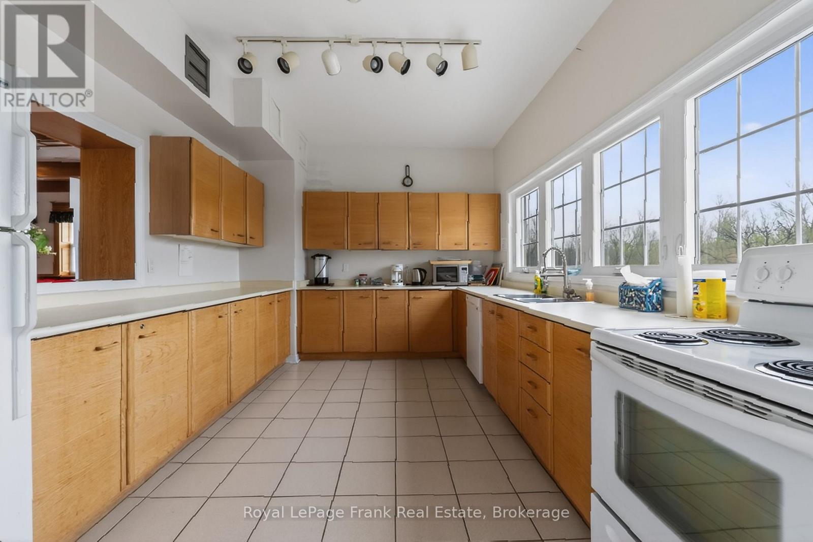 #408 50 RIVERMILL BOULEVARD - 43