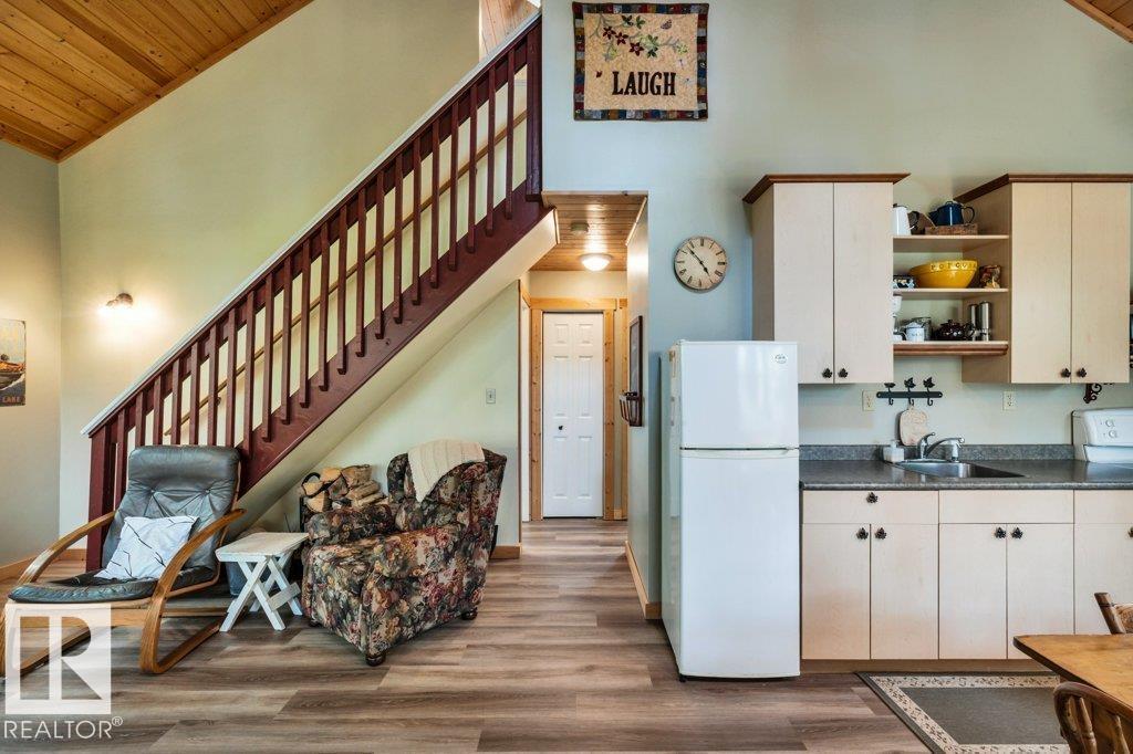 188 Lakeshore Drive, S.V. Grandview - 13